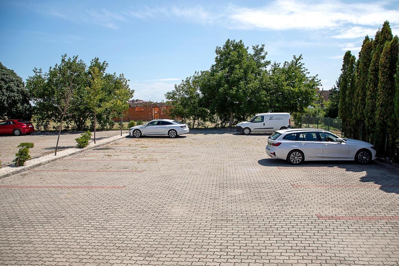 Lux Apartman Buek Exteriör bild